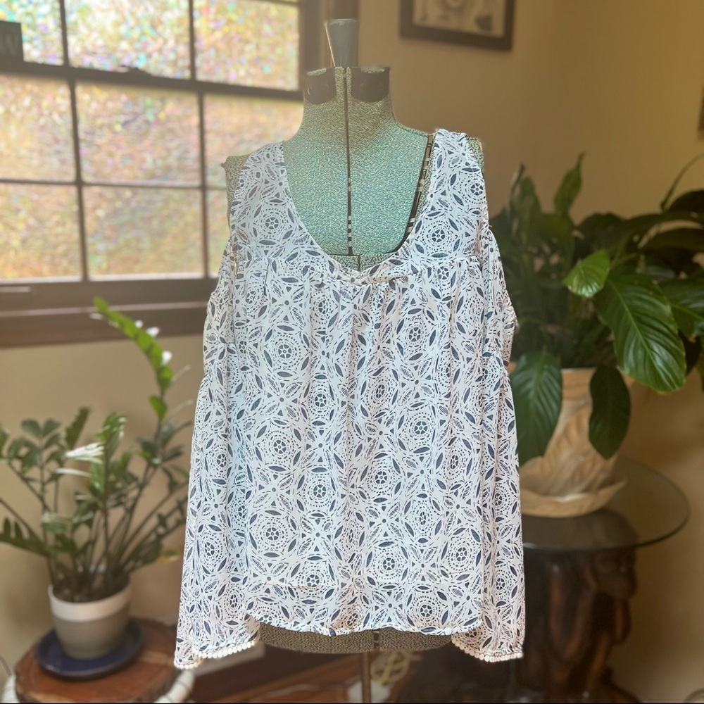 Abercrombie & Fitch Blue & White Cold Shoulder Scoop Neck Long Sleeve Blouse